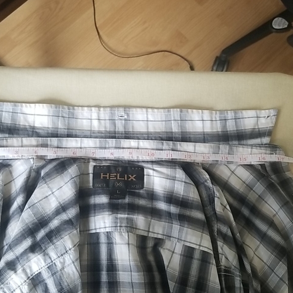 Button Down Collared Longsleeve Shirt, Plaid - Picture 3 of 6